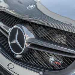 SERIENFRONTGRILLSTREBEN AMG IN SICHTCARBON