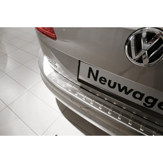 VW GOLF Sportsvan 2014- Ladekantenschutz Alu Satiniert mit 3D Profil und Abkantung